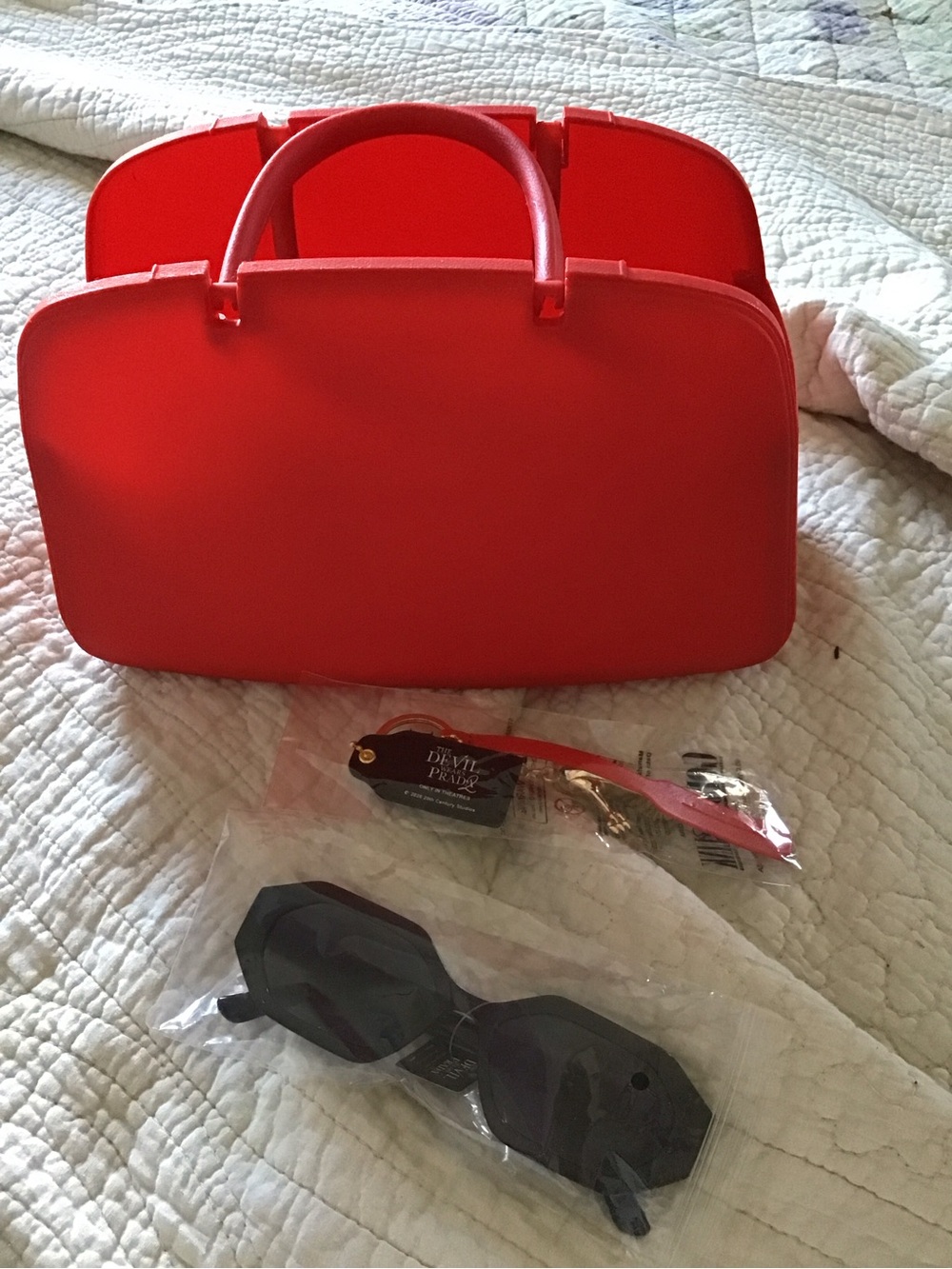 New Evil Wears Prada 2 Cinemark LE Set Popcorn Bucket Purse Keychain Sunglasses